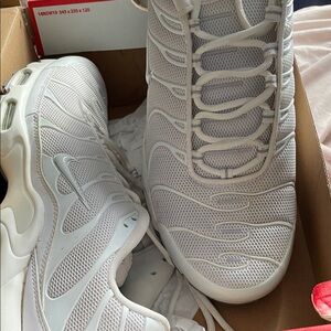 Men's White Athletic Shoes